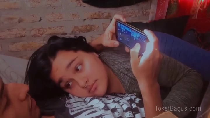 Ayank lagi maen PUBG kontol kena isep pacar sange