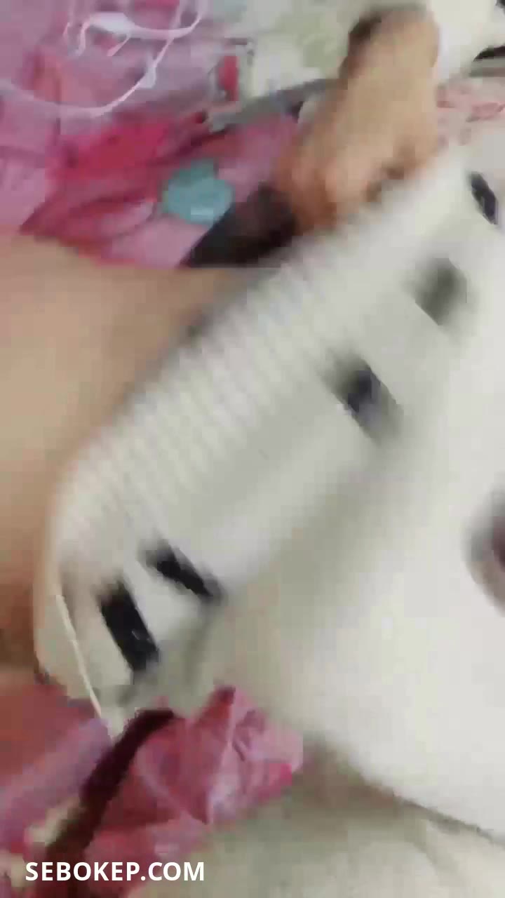 Jilbab Imut Ngangkang Colmek